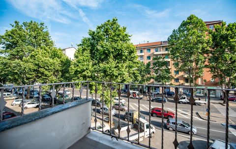Vista sul quartiere di Piazza Massaua dal balcone